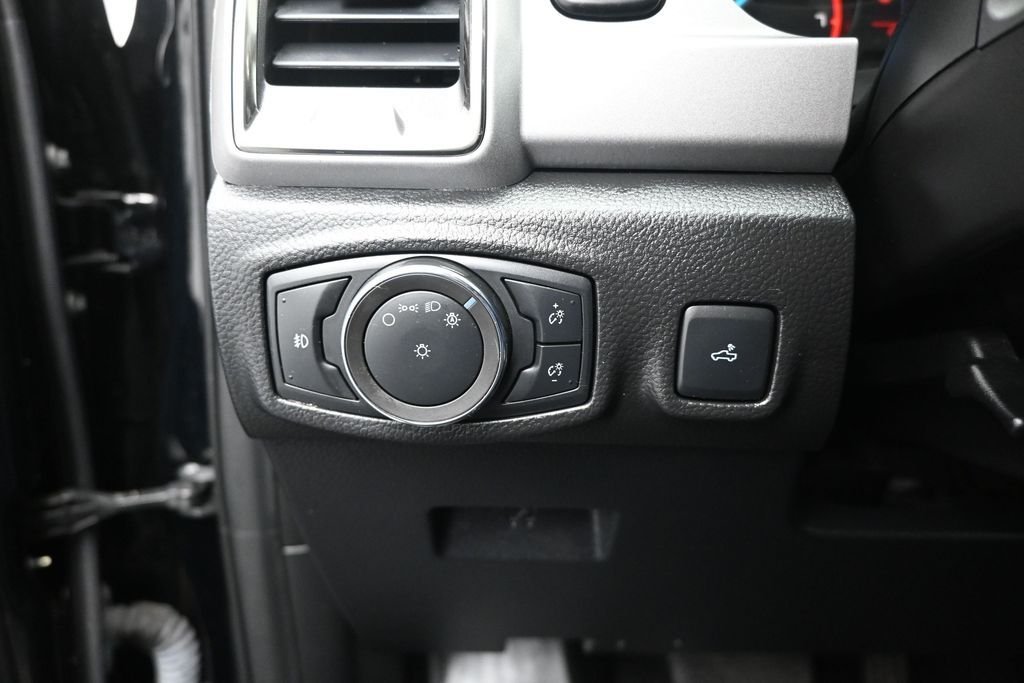 Used 2023 Black Ford XLT image 12