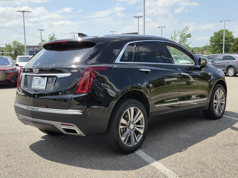Used 2025 Black Metallic CADILLAC FWD 4DR PREMIUM LUXURY image 4