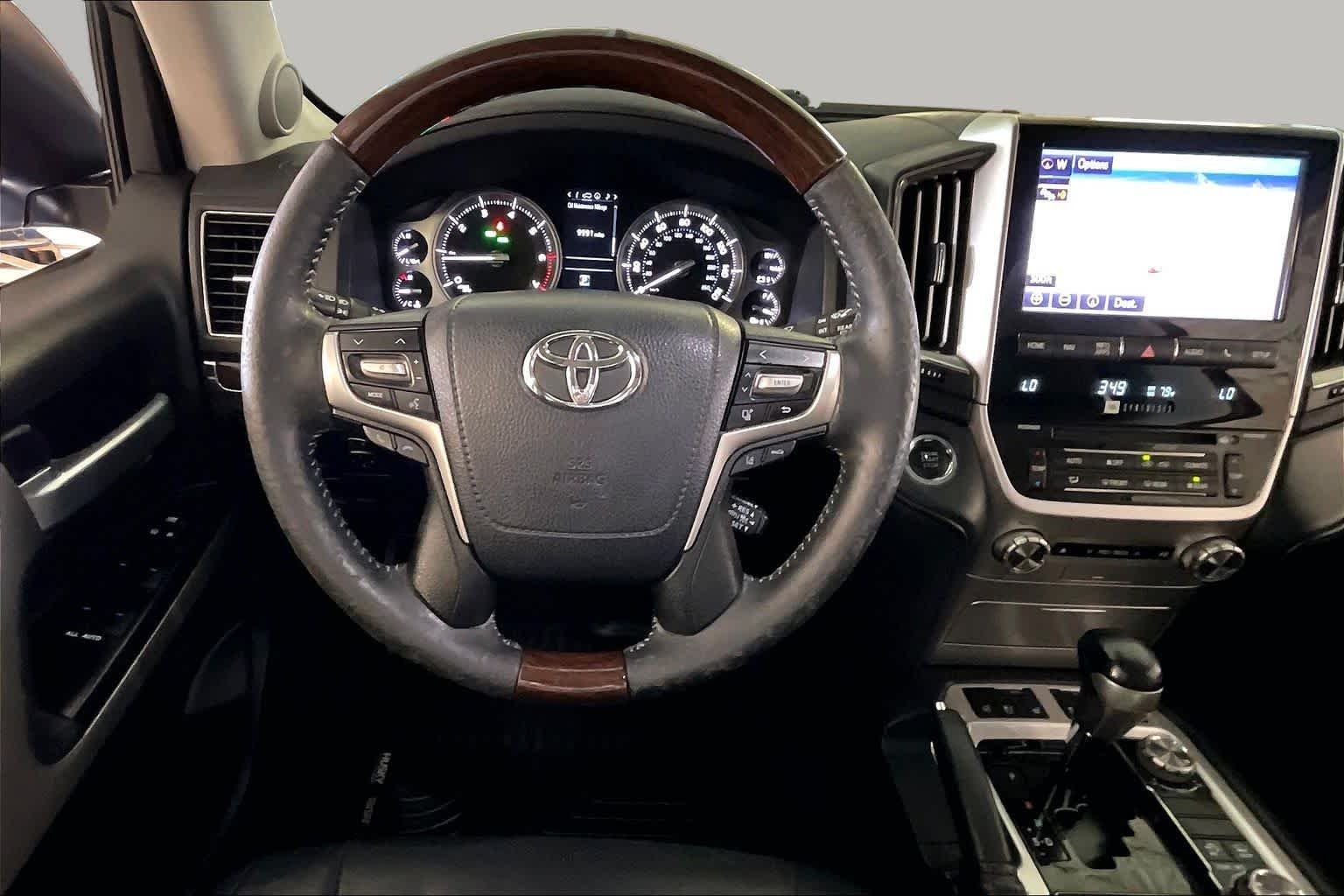 2018 Toyota Land Cruiser 5