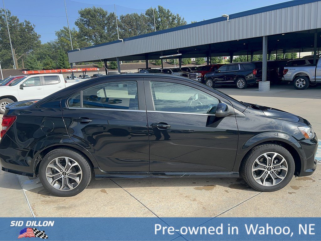 Used 2020 Mosaic Black Metallic Chevrolet LT image 6