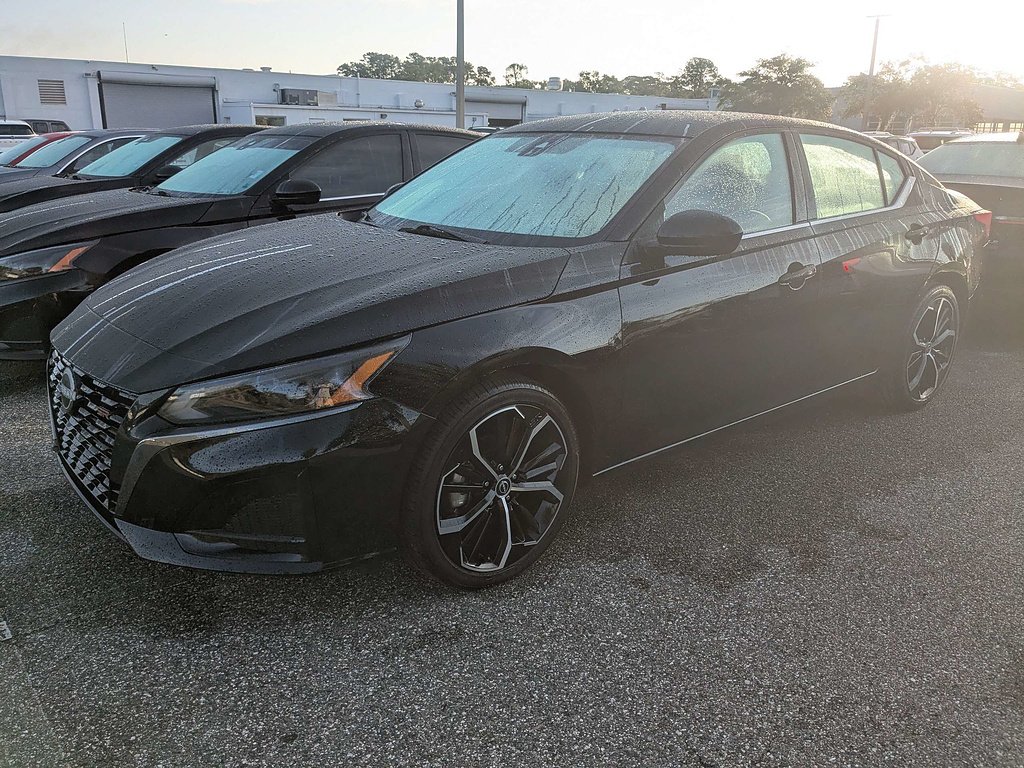 Used 2025  Nissan 2.5 SR image 3