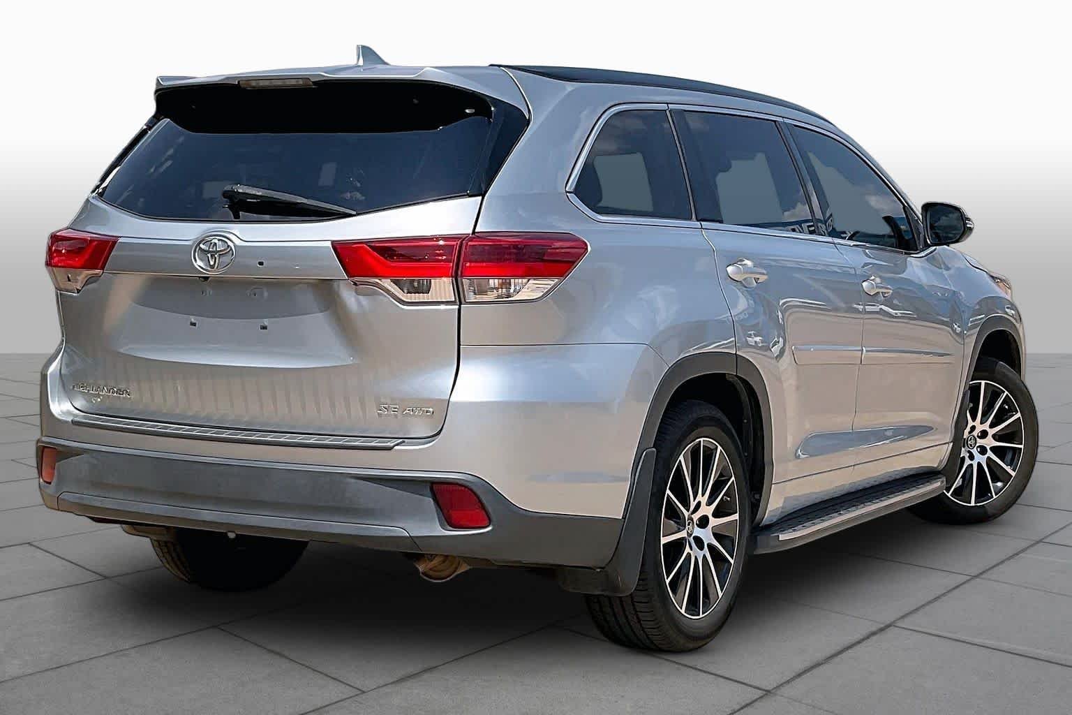 Used 2017 Celestial Silver Metallic Toyota SE image 13