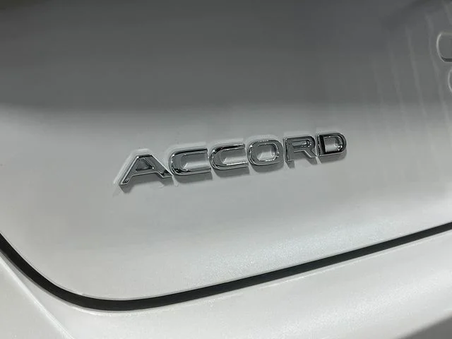 New 2026 Platinum White Pearl Honda LX image 5
