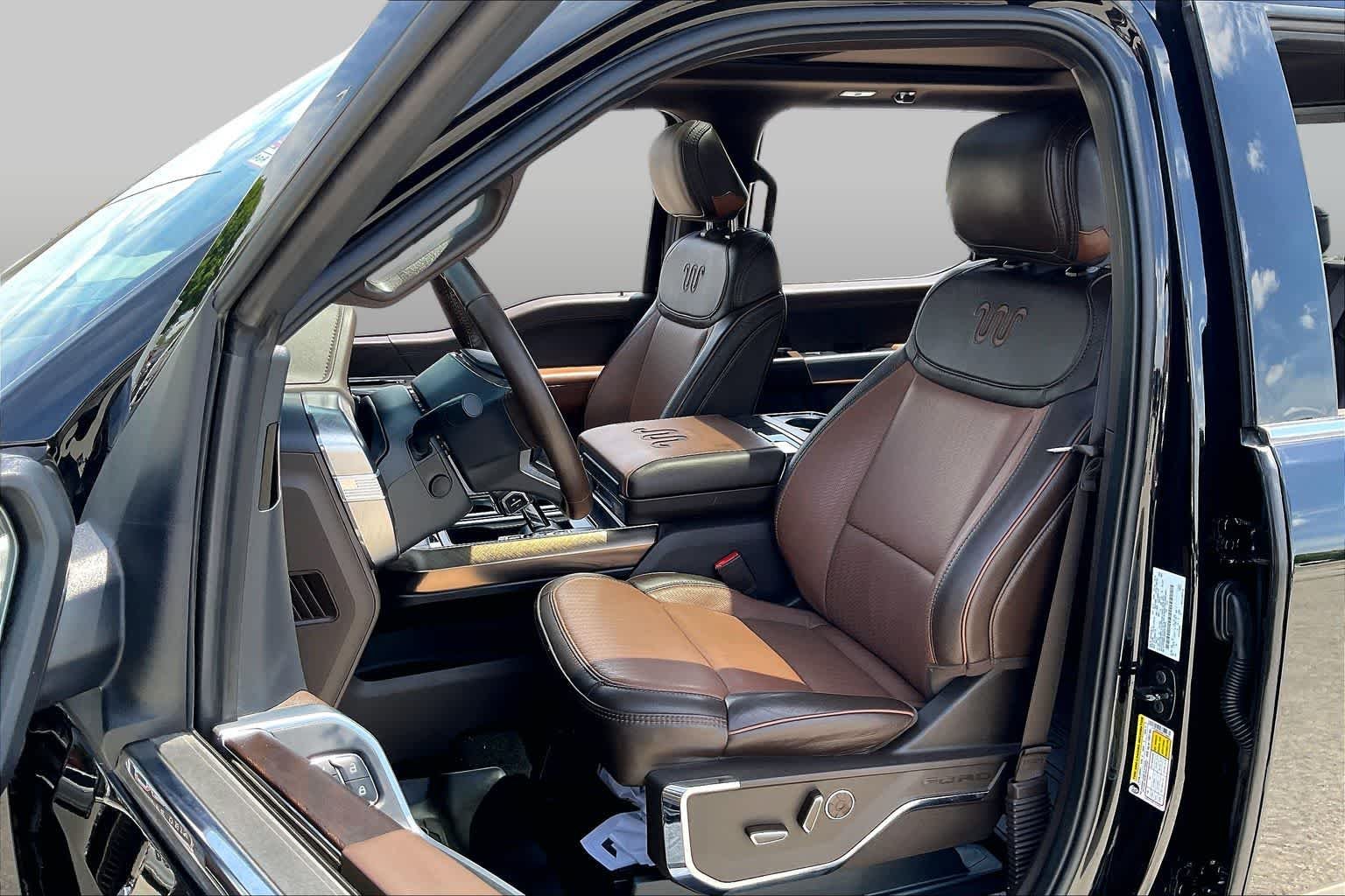 Used 2025 Agate Black/Marsh Gray Ford King Ranch image 8