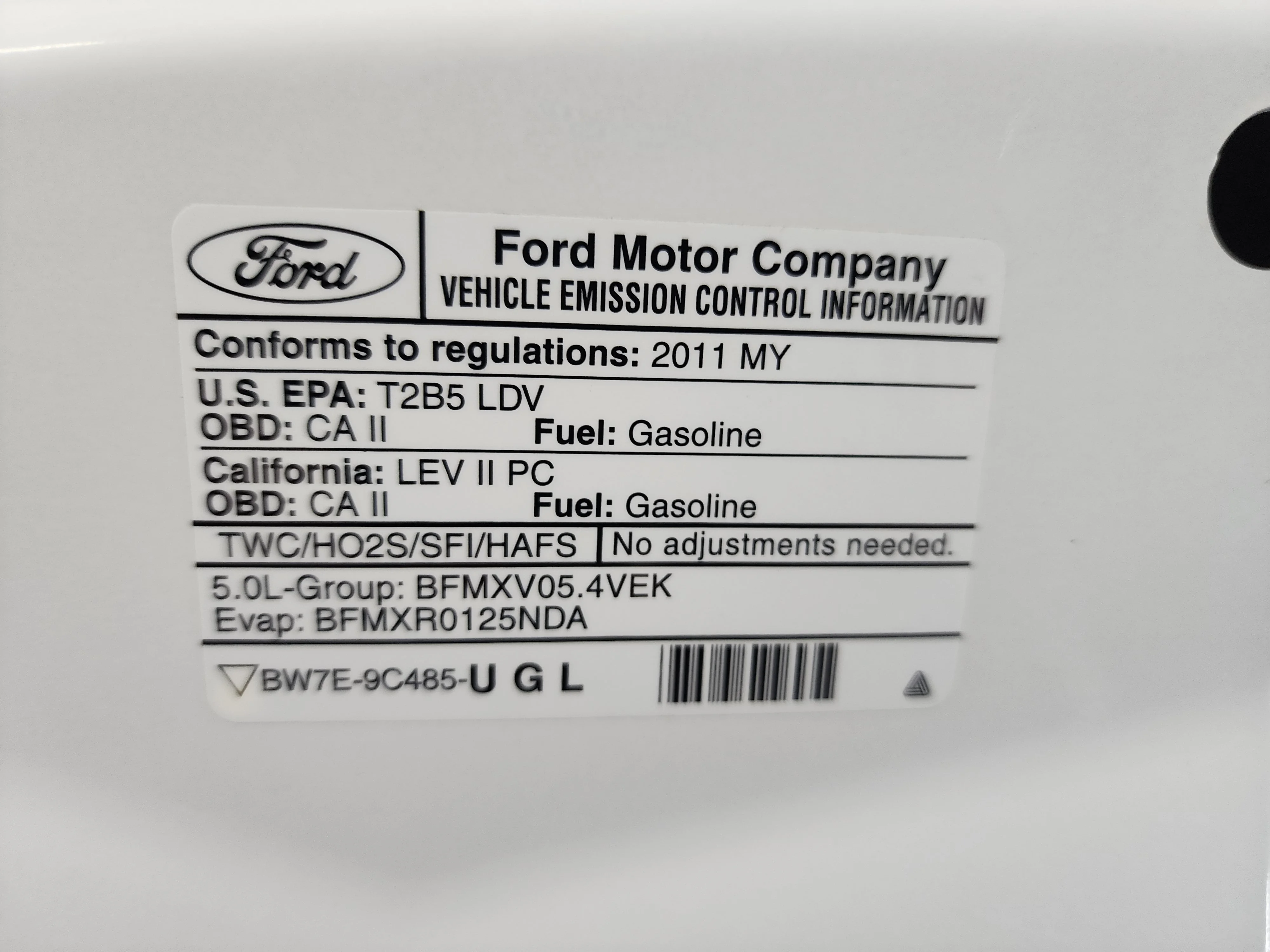 Used 2011 Performance White Ford GT Premium image 24