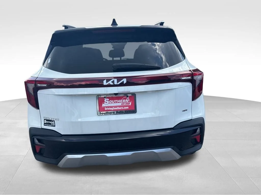 Used 2024 White Kia SX image 11