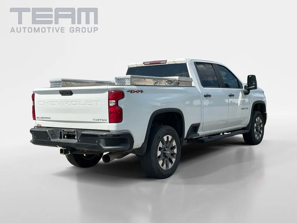 Used 2024 White Chevrolet Custom image 7