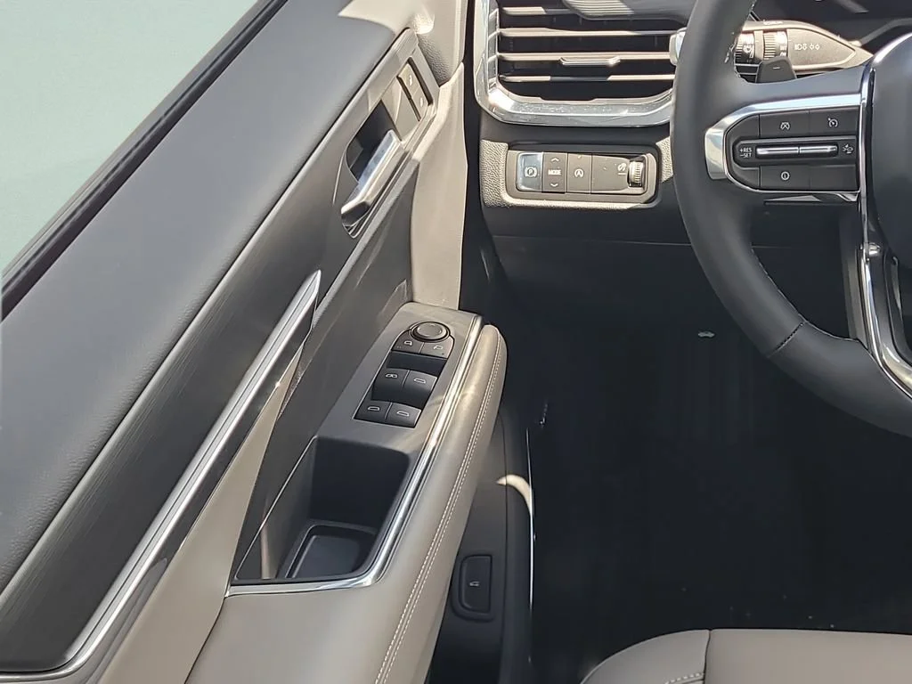 New 2026 Sterling Metallic GMC Elevation image 17