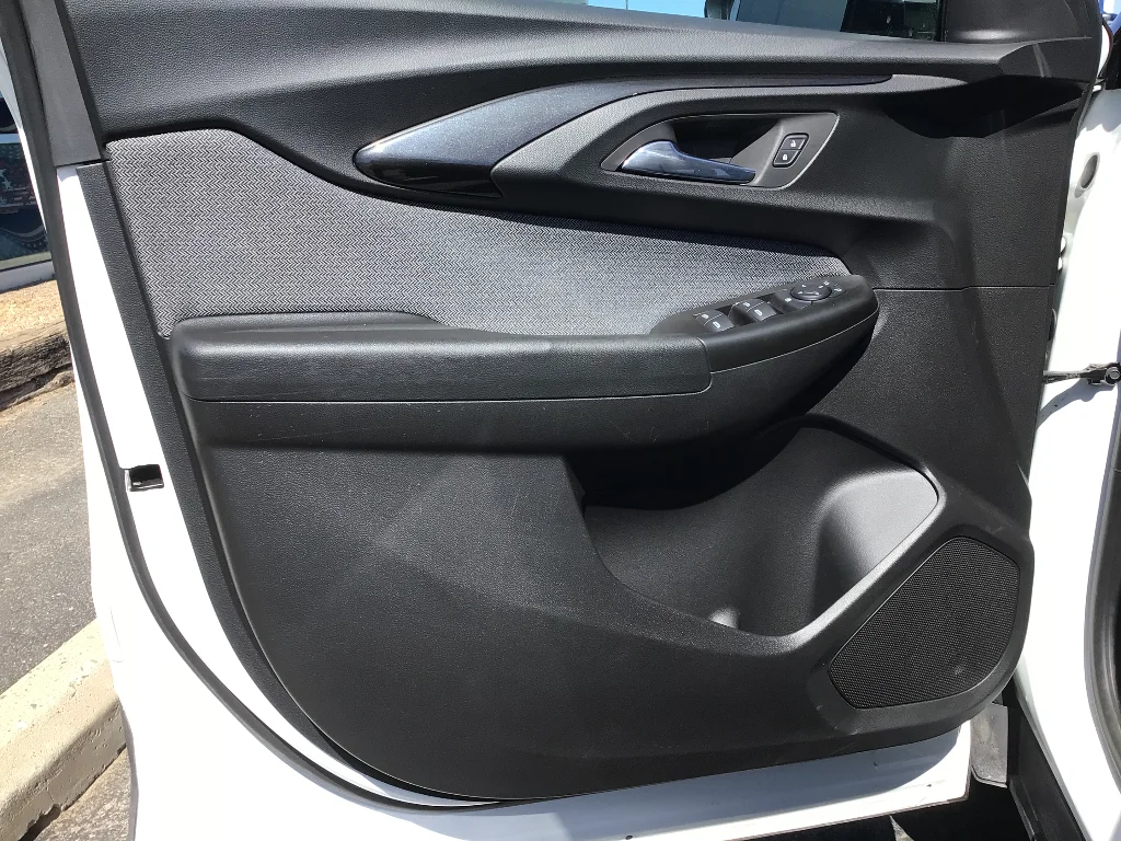 Used 2022 Summit White Chevrolet LT image 9