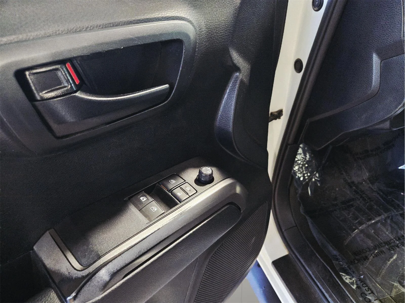 Used 2019 Super White Toyota SR5 image 21
