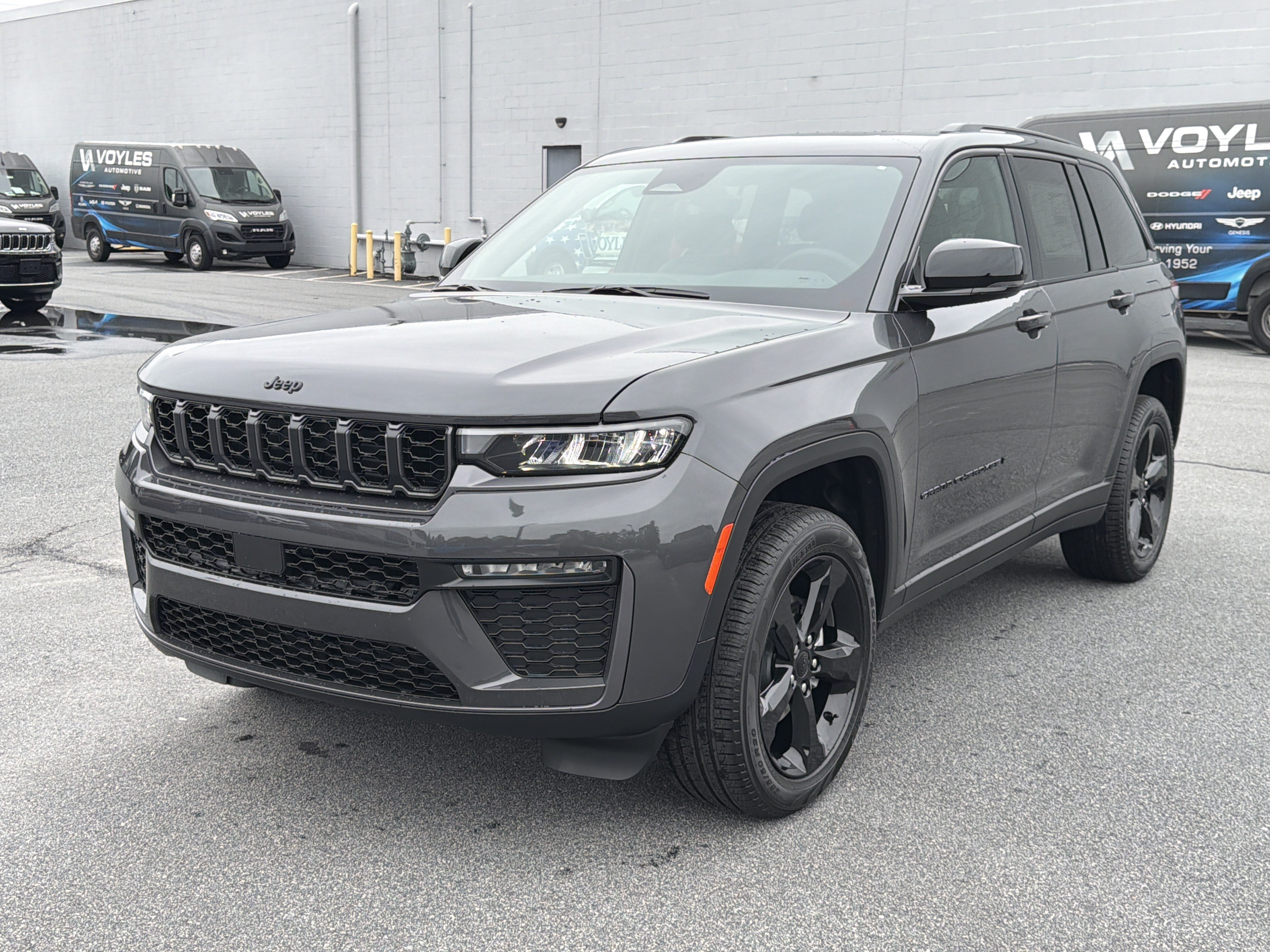 New 2026 Baltic Gray Metallic Clear-Coat Exterior Paint Jeep Limited image 3