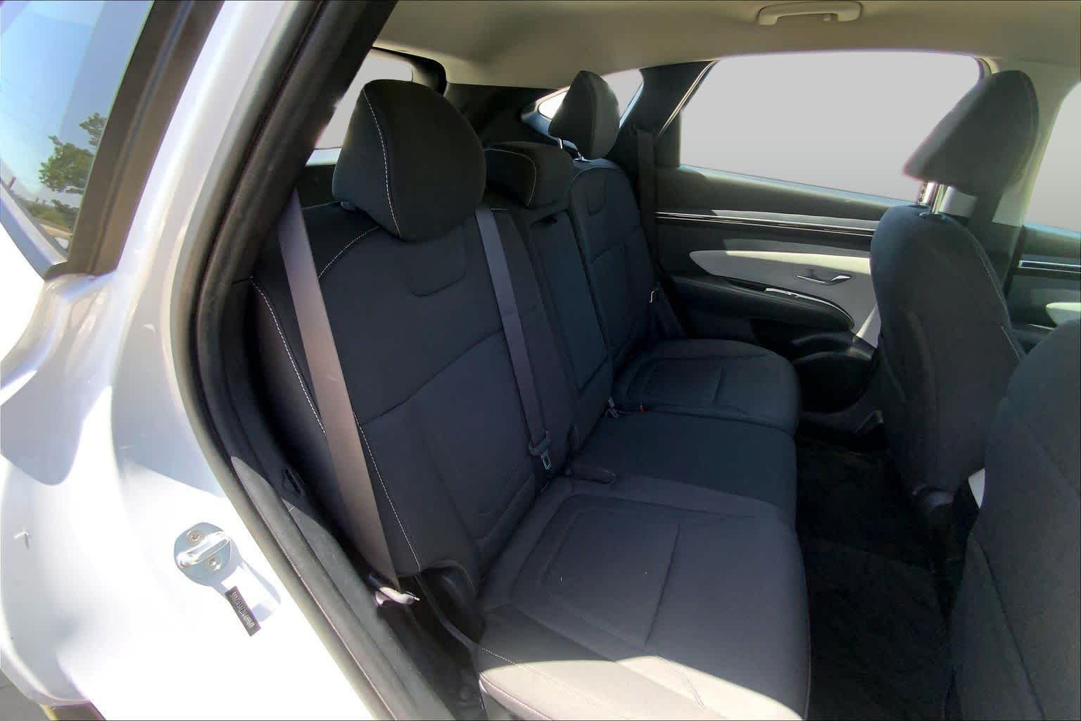 Used 2022 Quartz White Hyundai SE image 19