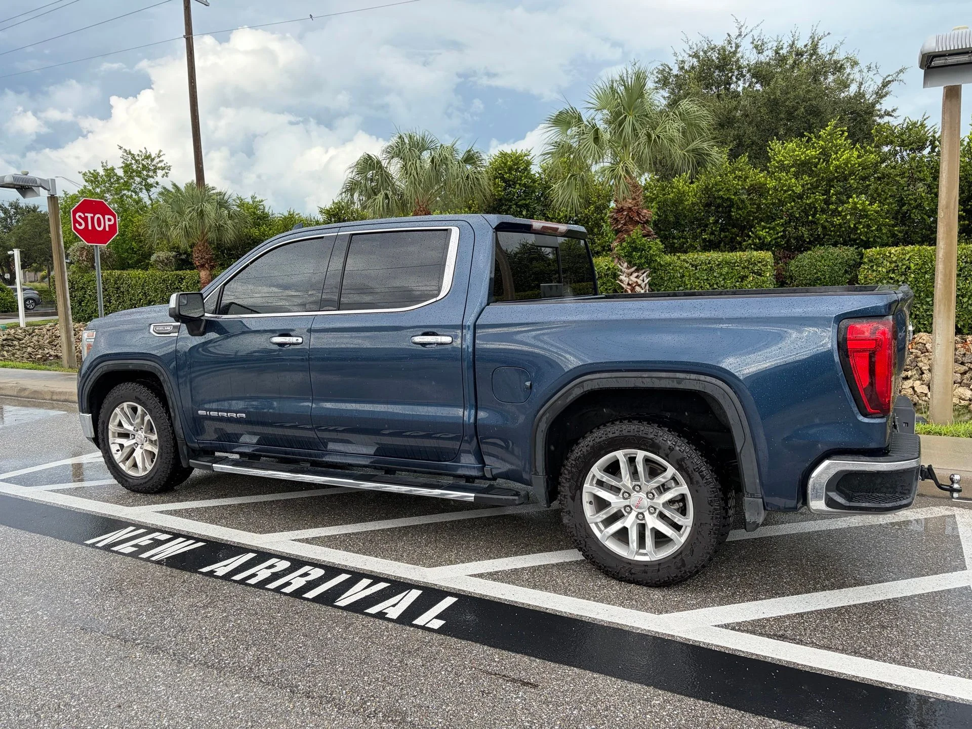 Used 2019 Pacific Blue Metallic GMC SLT image 10