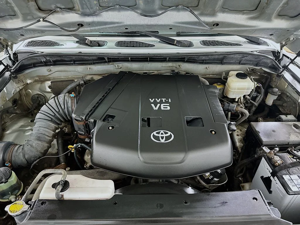 Used 2007 Titanium Metallic Toyota  image 25