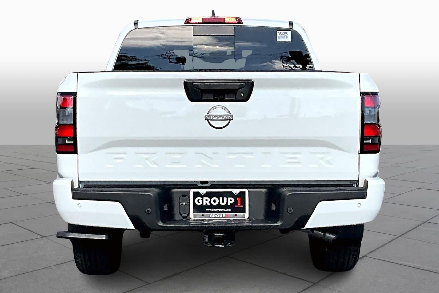 New 2026 Glacier White Nissan SV image 4
