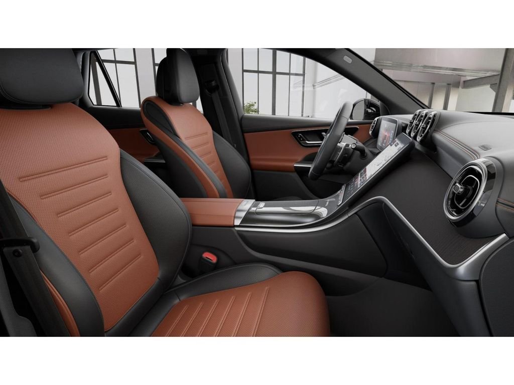 New 2026 Polar White Mercedes-Benz GLC 43 AMG® 4MATIC® image 4