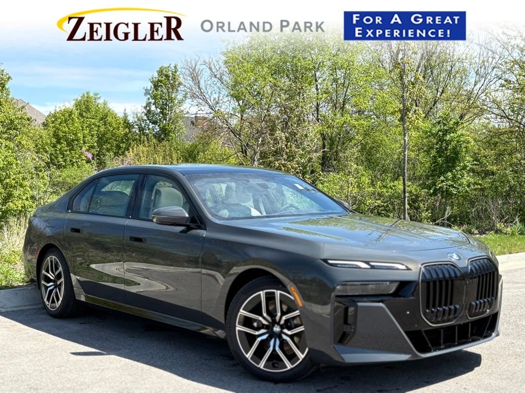 New 2025 Dravit Grey Metallic BMW 760i xDrive image 1