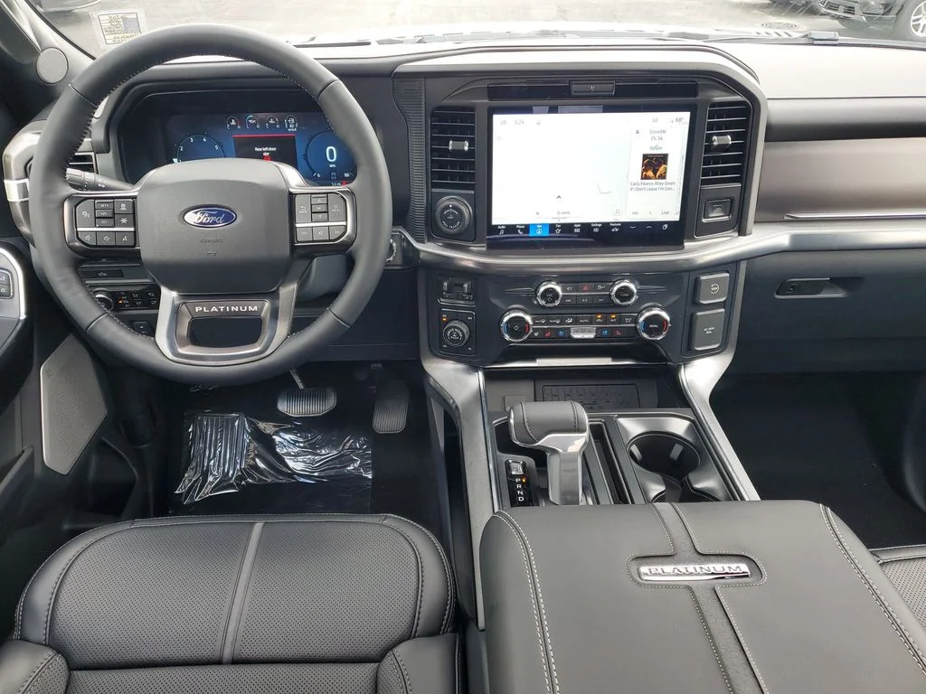 New 2026 Star White Metallic Tri-Coat Ford Platinum® image 23