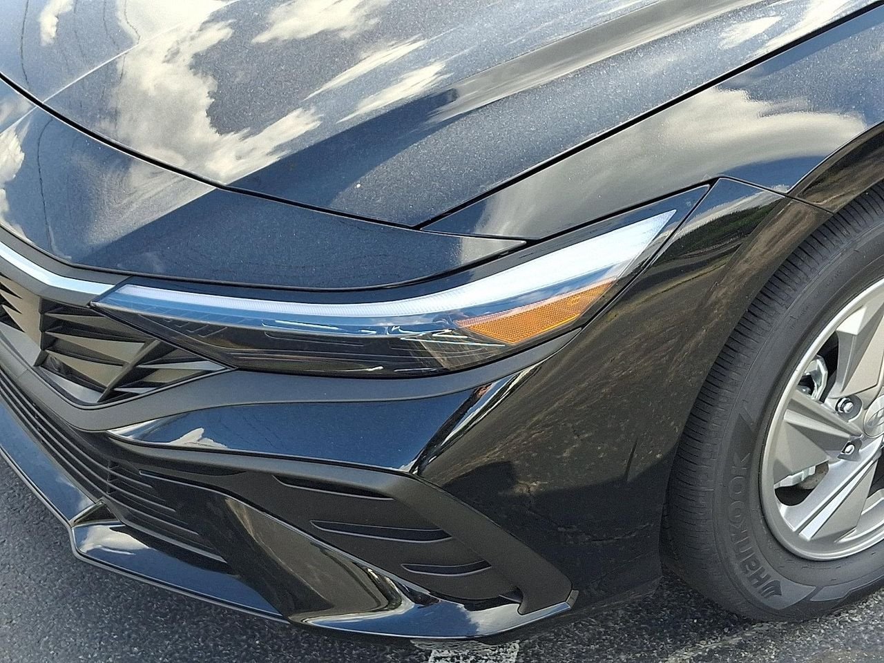 New 2026 Abyss Black Hyundai SE image 5