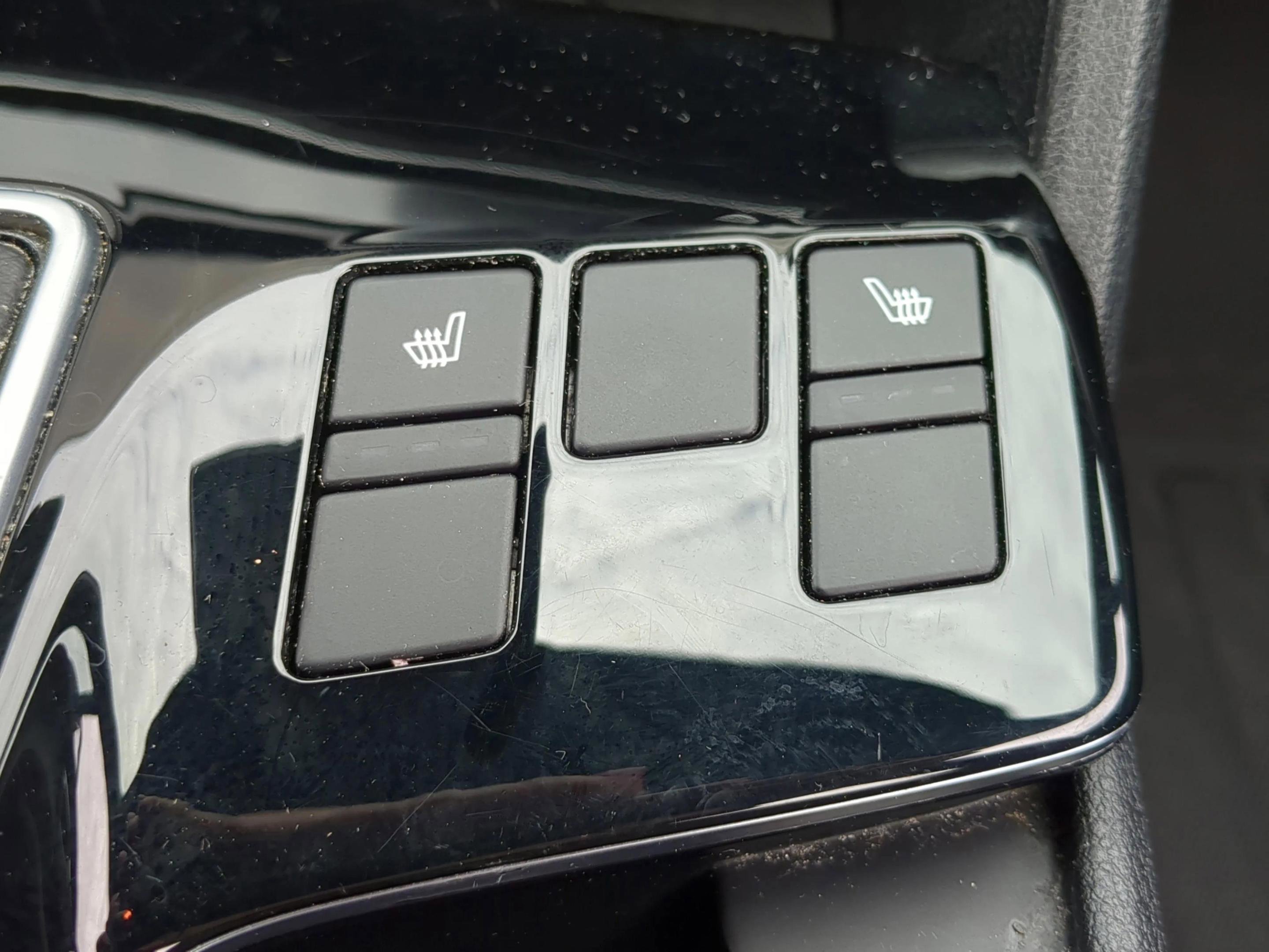 Used 2024 Red Kia X-Line image 23