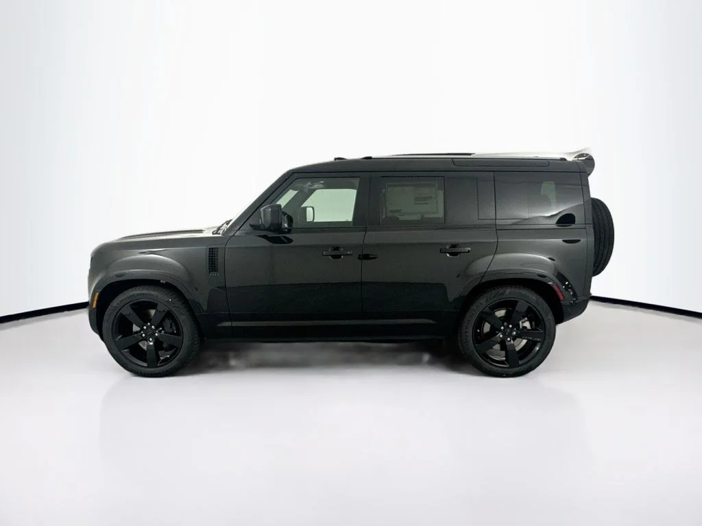 New 2026 Santorini Black Land Rover X-Dynamic SE image 8