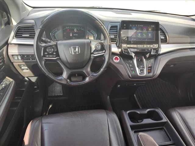 Used 2018 Silver Honda TOURING AUTO image 14