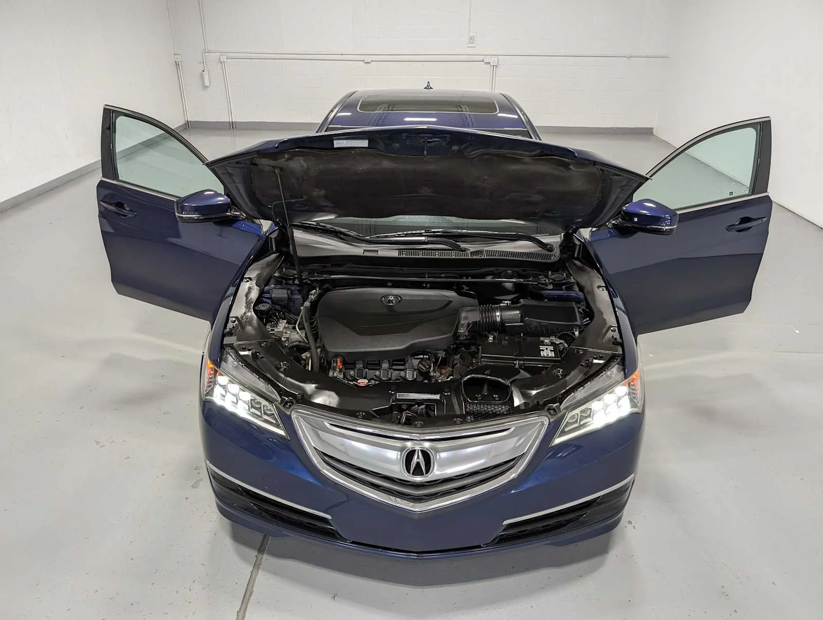 Used 2015 Fathom Blue Pearl Acura V6 Tech image 14