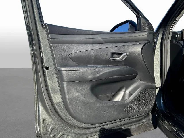Used 2025 Gray Hyundai SEL Convenience image 22