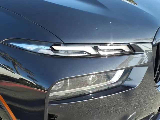 Used 2025 Black BMW xDrive40i image 2