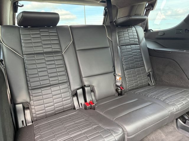 Used 2023 White Cadillac Sport Platinum image 17