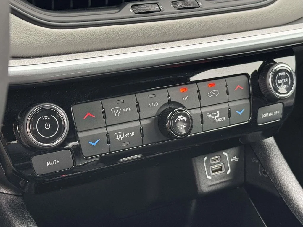 Used 2025 Black Jeep Limited image 19