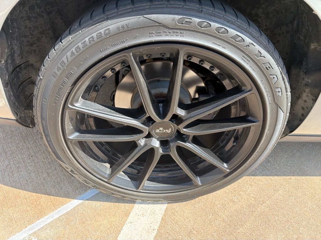 Used 2019 Gray Dodge SXT image 6