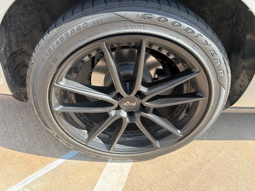 Used 2019 Gray Dodge SXT image 6