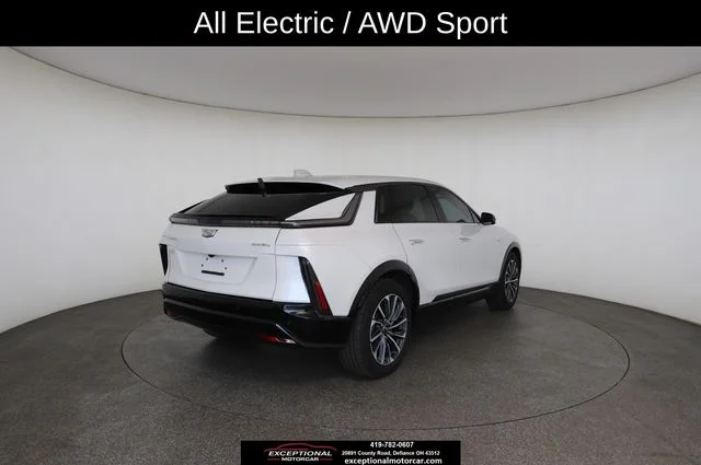 Used 2024 White Cadillac Sport image 18
