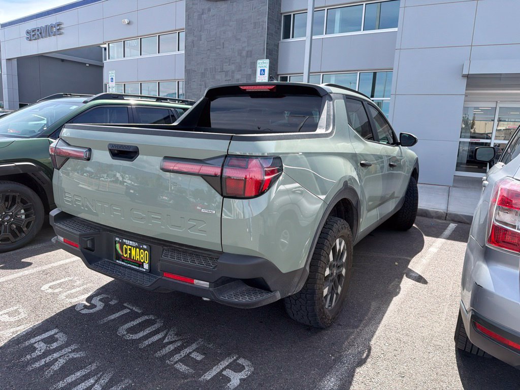 Used 2025 Green Hyundai SEL image 4