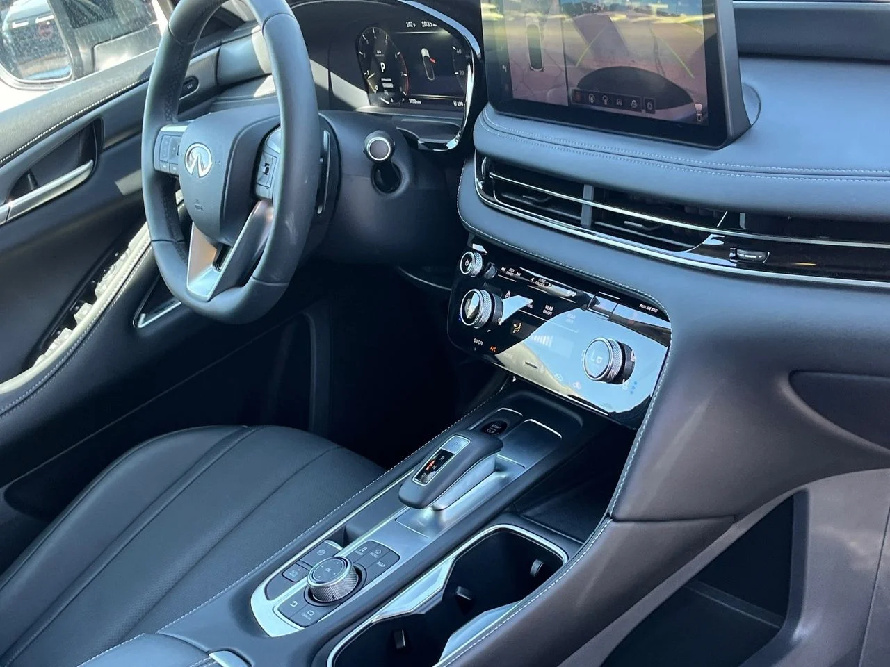 Certified Used 2026 Mineral Black INFINITI Luxe image 9