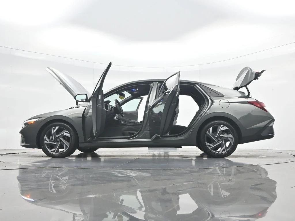 Used 2025 Amazon Gray Hyundai SEL Sport image 51