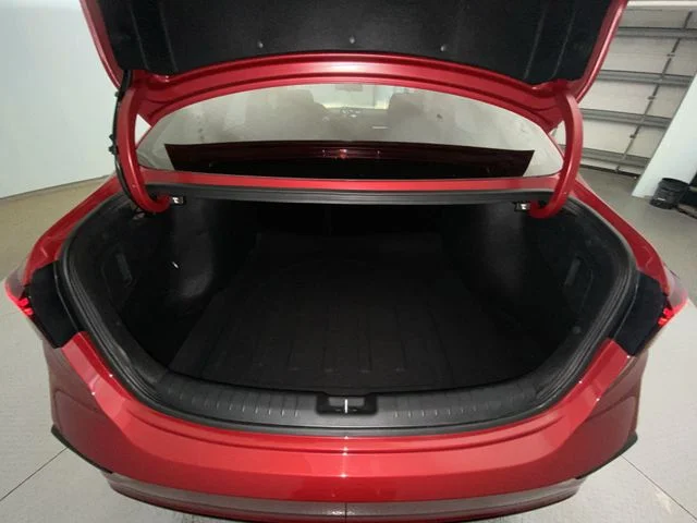 Used 2021 Red Kia LXS image 22