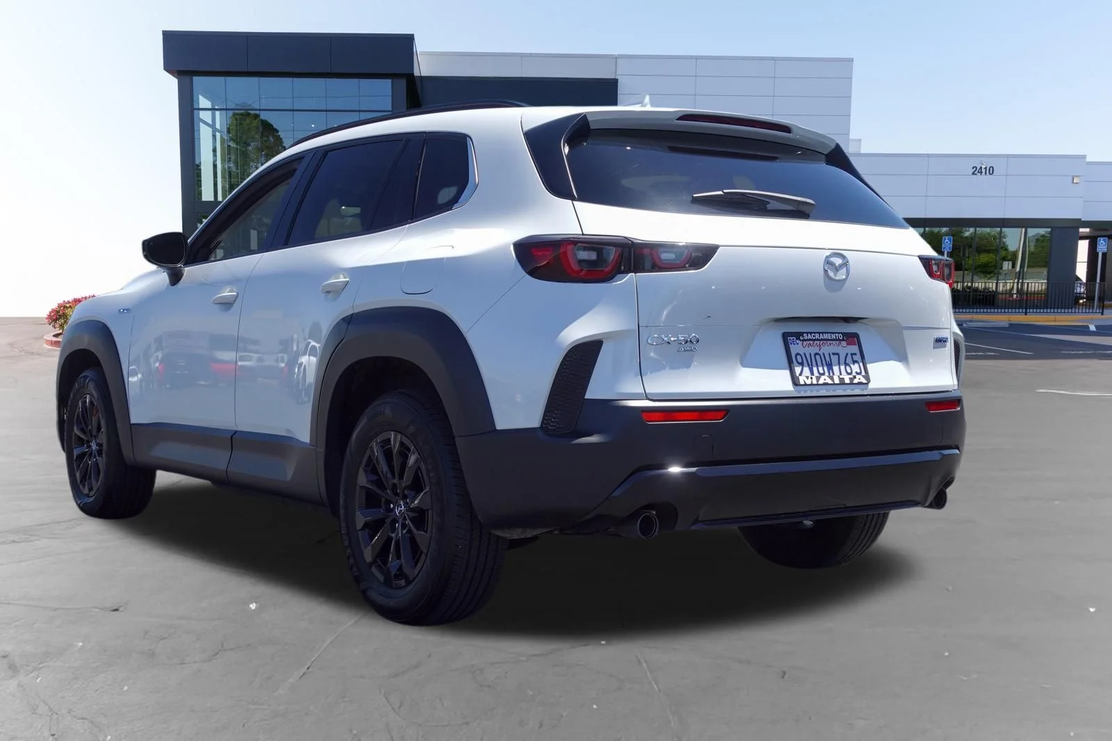 Certified Used 2025 Wind Chill Pearl Mazda Premium image 7
