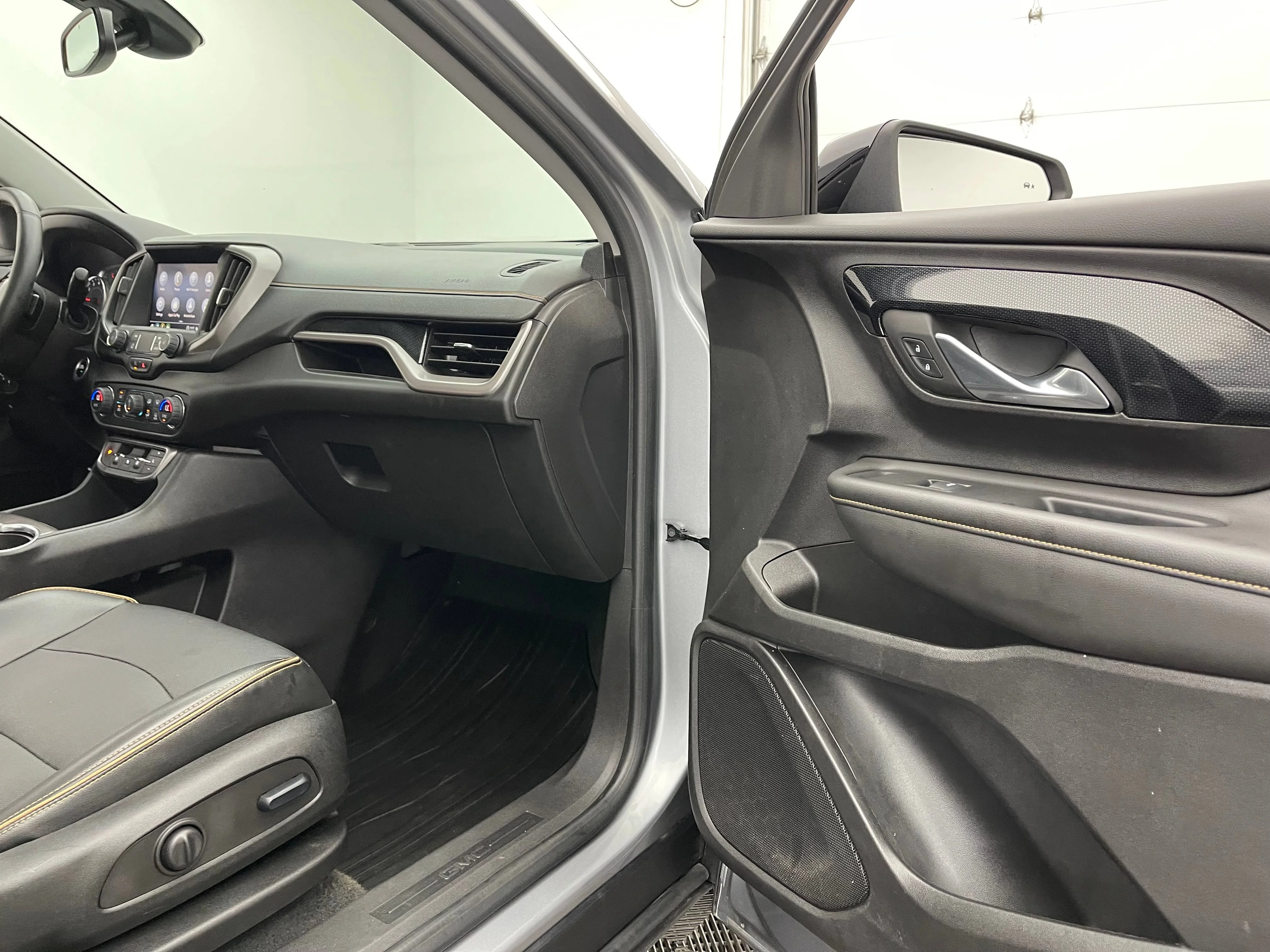 Used 2024 Sterling Metallic GMC AT4 image 32