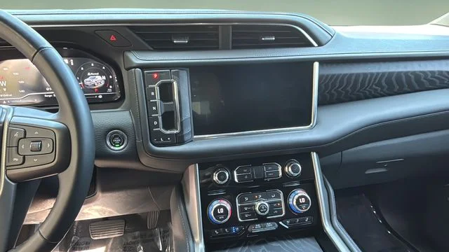Used 2023 White GMC Denali image 26