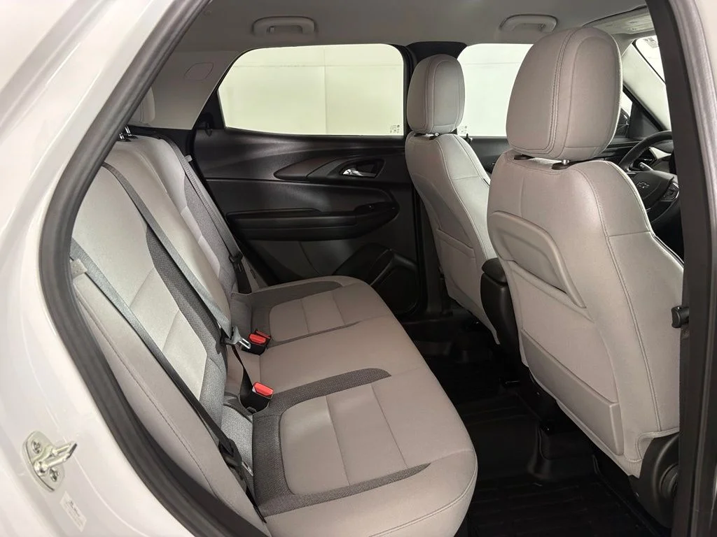 Used 2026 White Chevrolet LT image 39