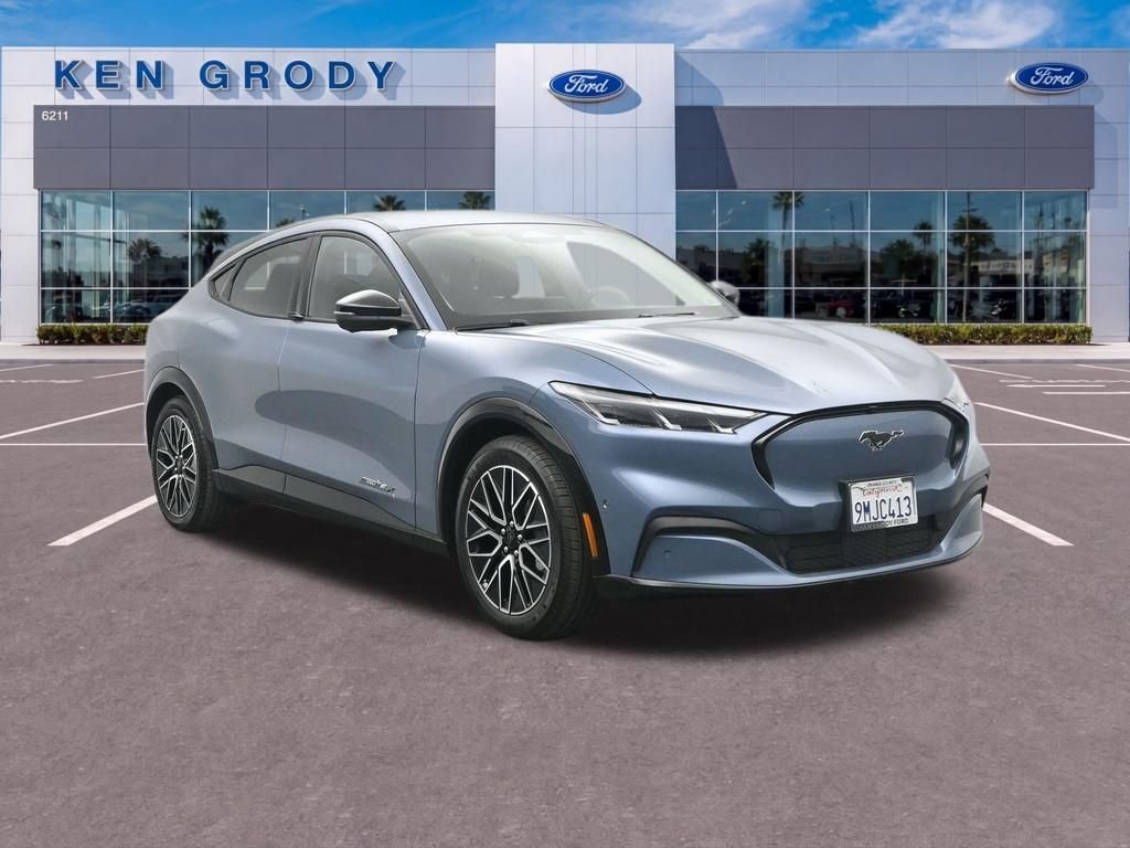 2024 Ford Mustang-Mach-e Premium's photo
