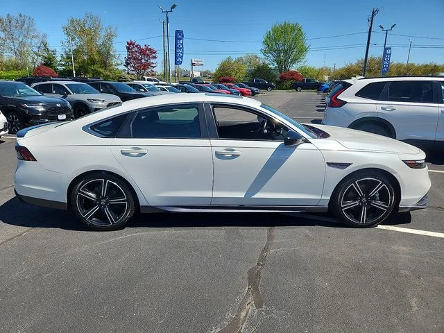 Used 2023 White Honda Sport image 7