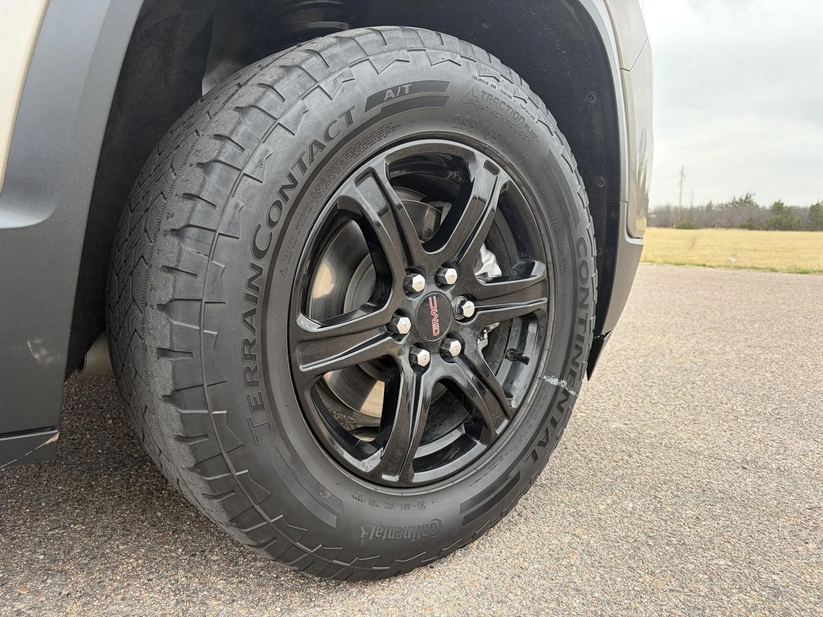 Used 2023 Light Stone Metallic GMC AT4 image 21