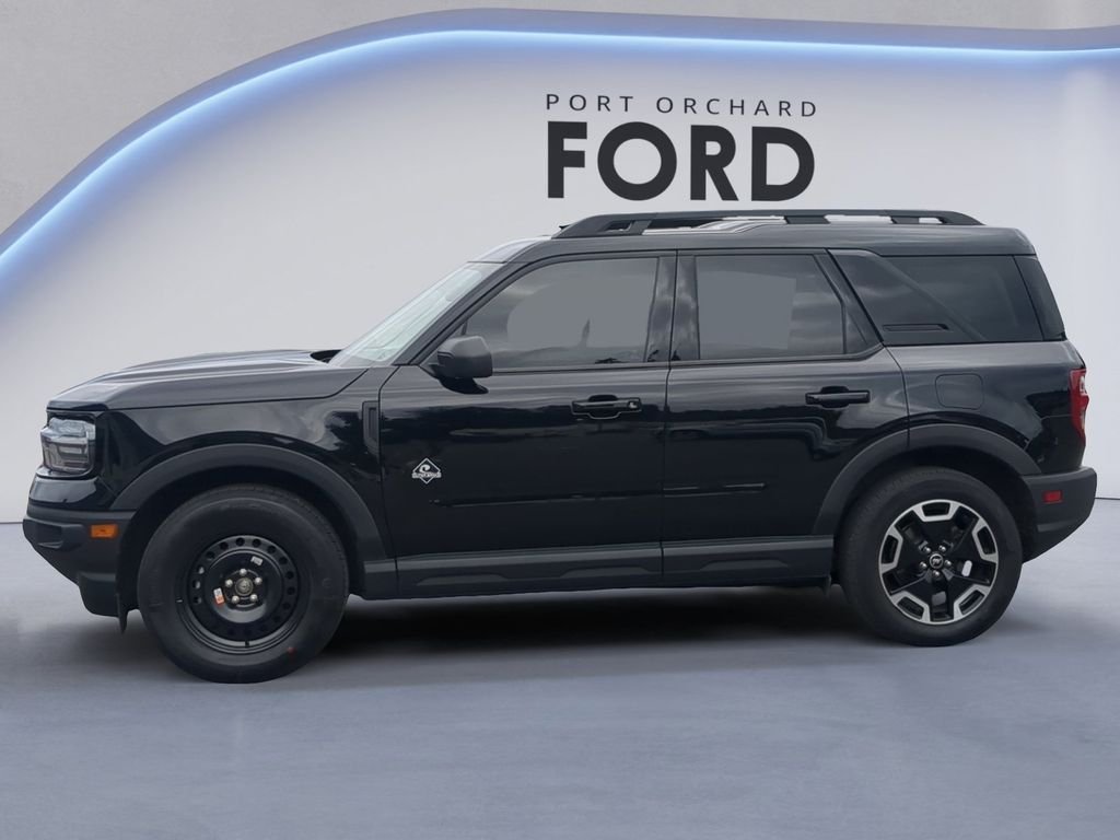 Used 2023 Black Ford Outer Banks image 3