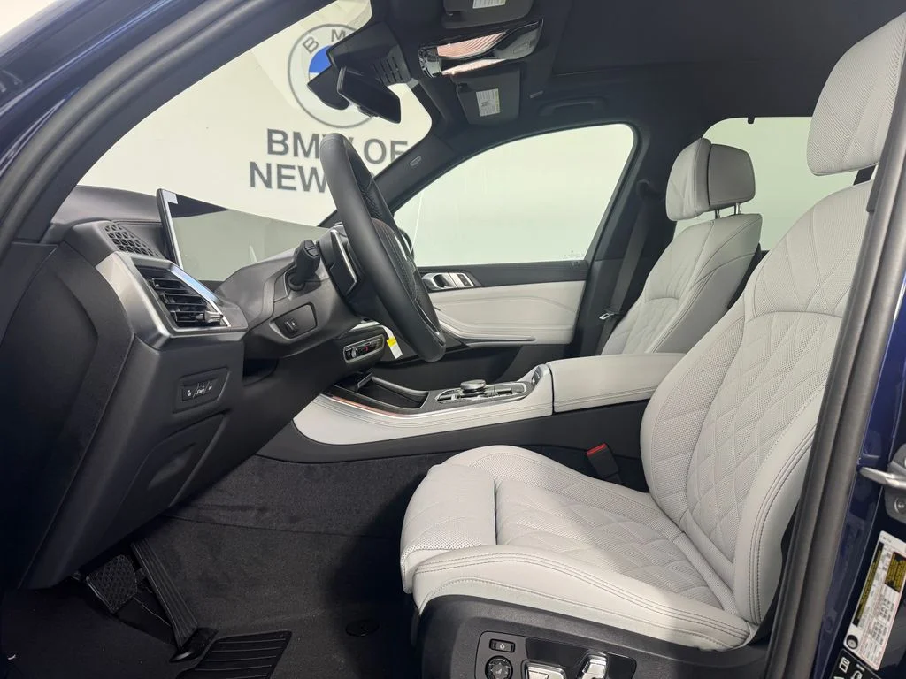 Used 2026 Blue BMW xDrive40i image 2