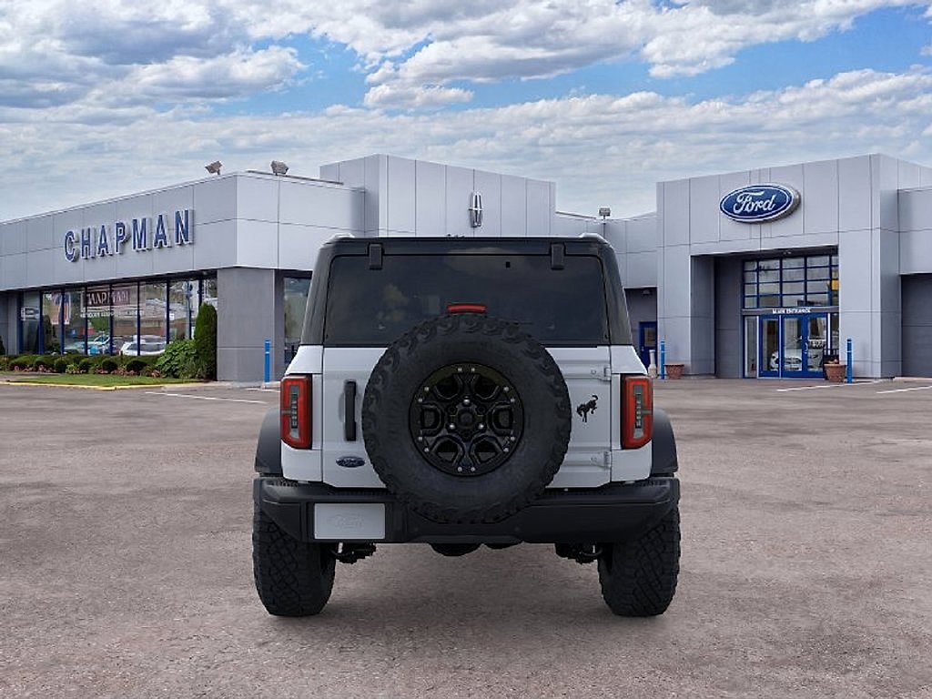 New 2026 Oxford White Ford Badlands® image 5