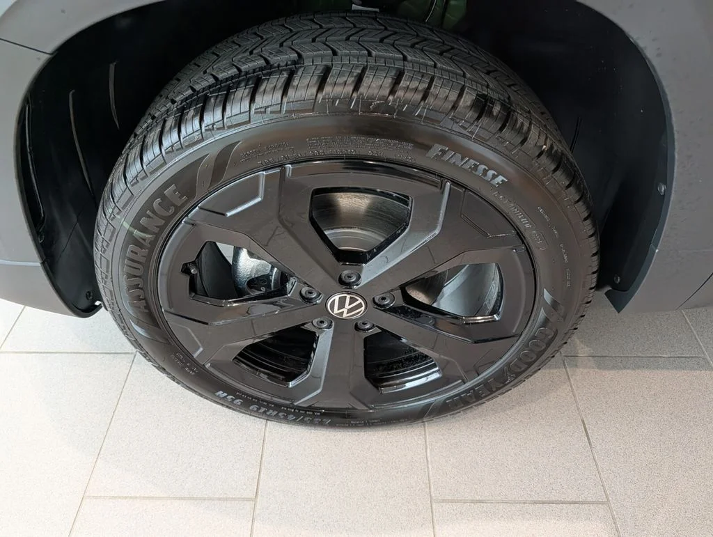 New 2026 Green Volkswagen 1.5T SEL image 9