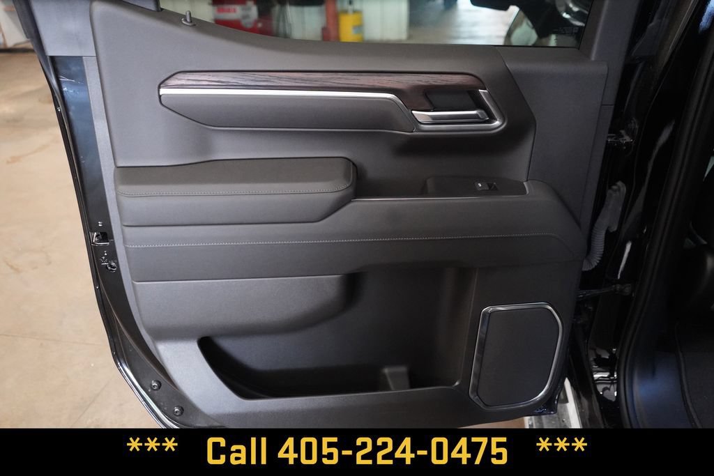 New 2026 Onyx Black GMC SLT image 33
